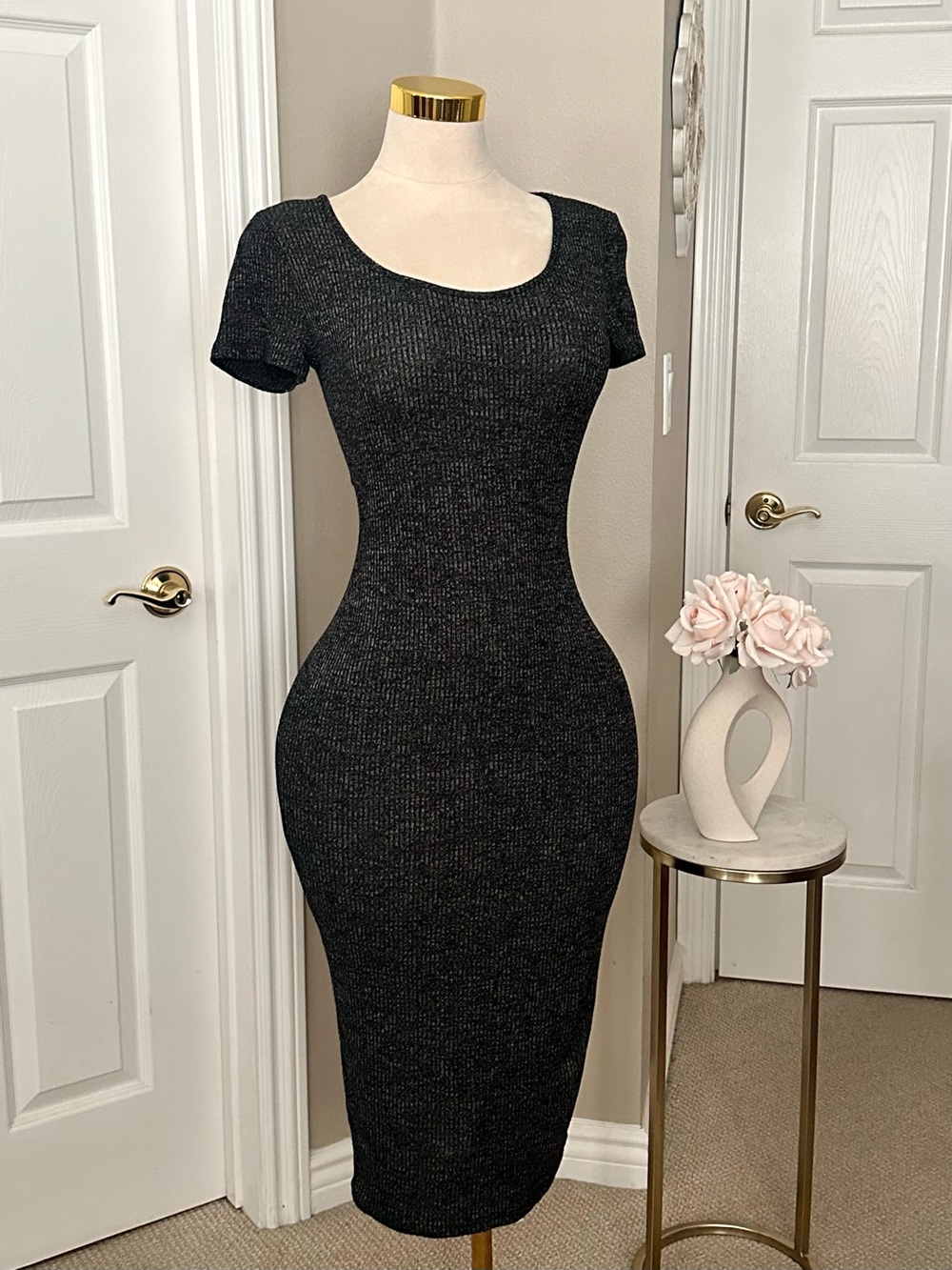 Popular 21 Charcoal Grey Ribbed Bodycon Knit Midi Dress w/ Short Sleeves Sz S
